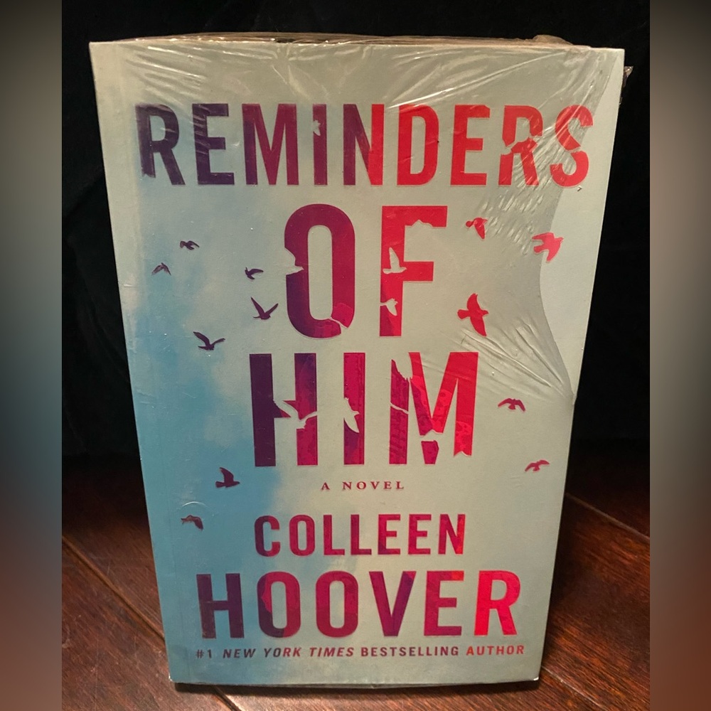 Colleen Hoover Reminders of Him Brand NEW

Book is still in shrink wrap.